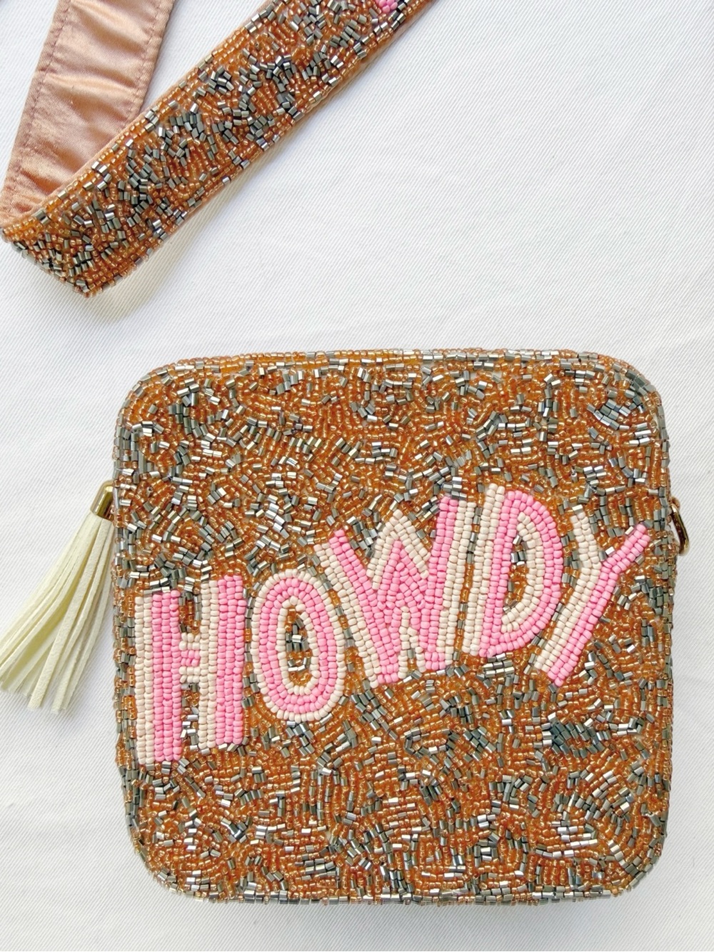 โHowdyโ Beaded Crossbody Purse - Picture 4 of 10